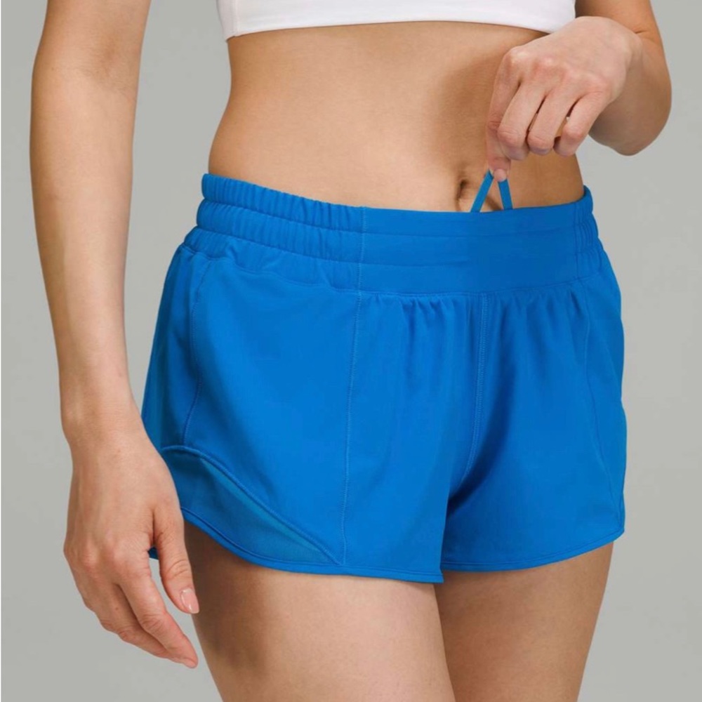 Lululemon 2.5” hotty hot low rise poolside